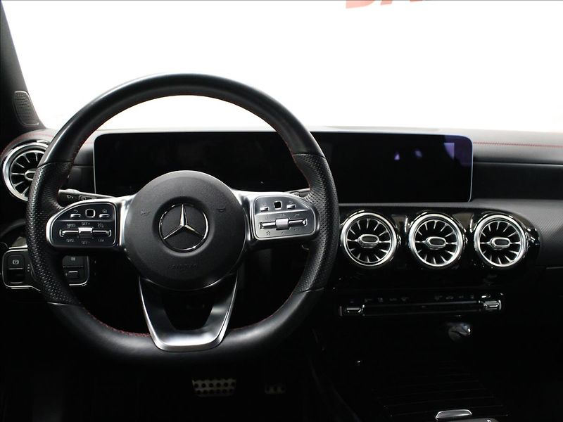 Mercedes-Benz CLA 2,0 220 7G-DCT AMG ZÁNOVNÍ - fotka 28 z 39