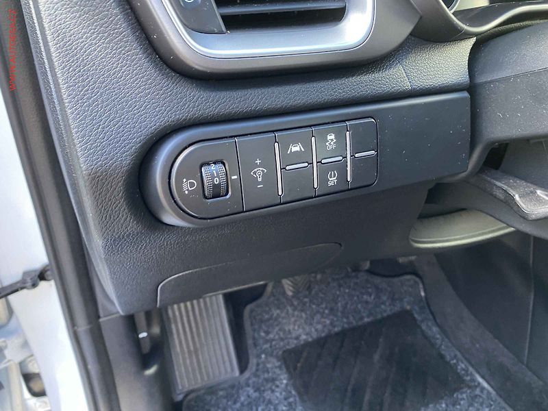 Kia Ceed (2021) 1.5T-GDI, ČR, AC, temp - fotka 15 z 17