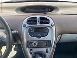Citroën Xsara Picasso (2006) 1.6 HDi, AC, el. výbava - náhled 12