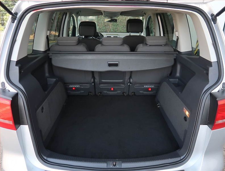 Volkswagen Touran (2012) Comfortline 1.4 TSI, Navi - fotka 13 z 19