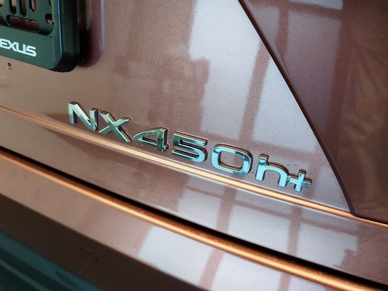 Lexus NX 450h plus 450h+ PRESTIGE Plug-in Hybrid - fotka 8 z 41