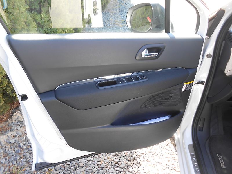 Peugeot 5008 88KW,NAVI,PANORAMA,AUTOMAT - fotka 27 z 45