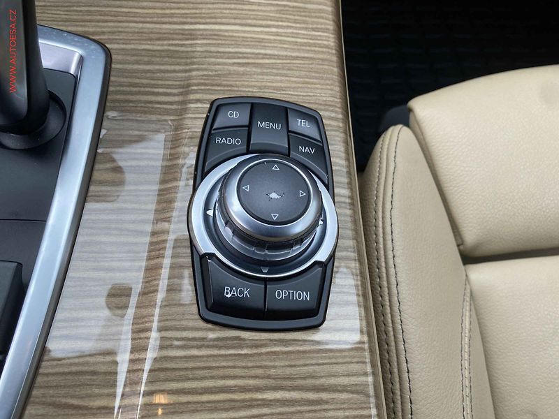 BMW X3 (2012) 3.0 D xD, ČR, servis.kniha - fotka 17 z 18