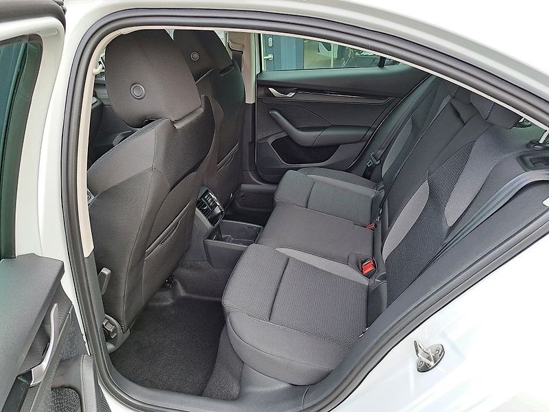 Škoda Octavia 130LET 2,0TDI 85kW - fotka 7 z 11