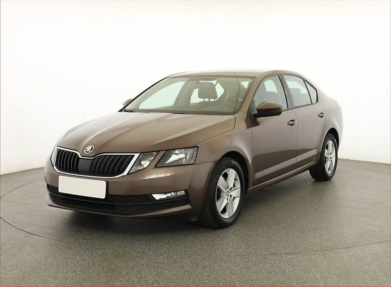 Škoda Octavia (2019) Ambition 1.0 TSI, Serv.kniha - fotka 2 z 17