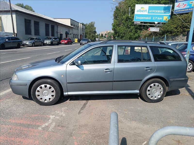 Škoda Octavia 1,9 TDi  Advance - fotka 6 z 19