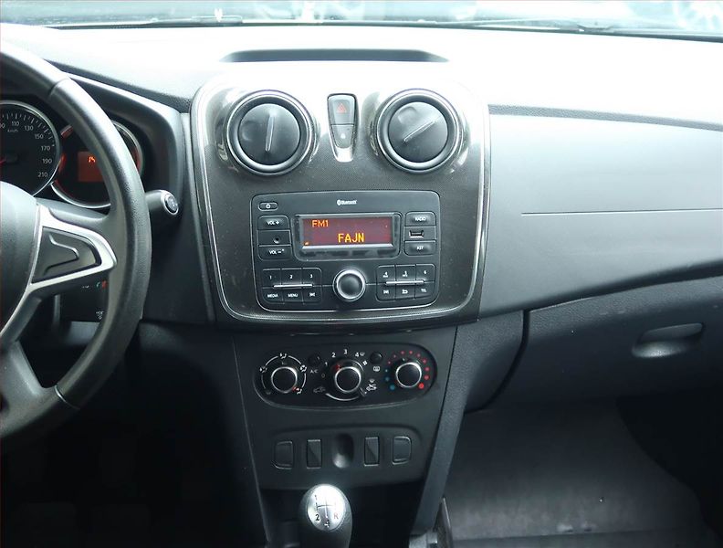 Dacia Sandero (2019) 1.0 SCe, ČR,1.maj - fotka 12 z 15