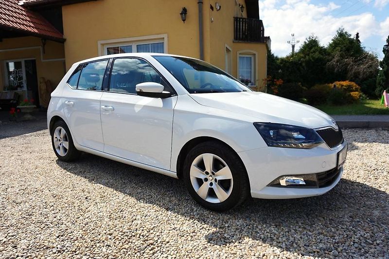 Škoda Fabia (2015) AMBITION 1,2 TSI 66 kW - fotka 2 z 35