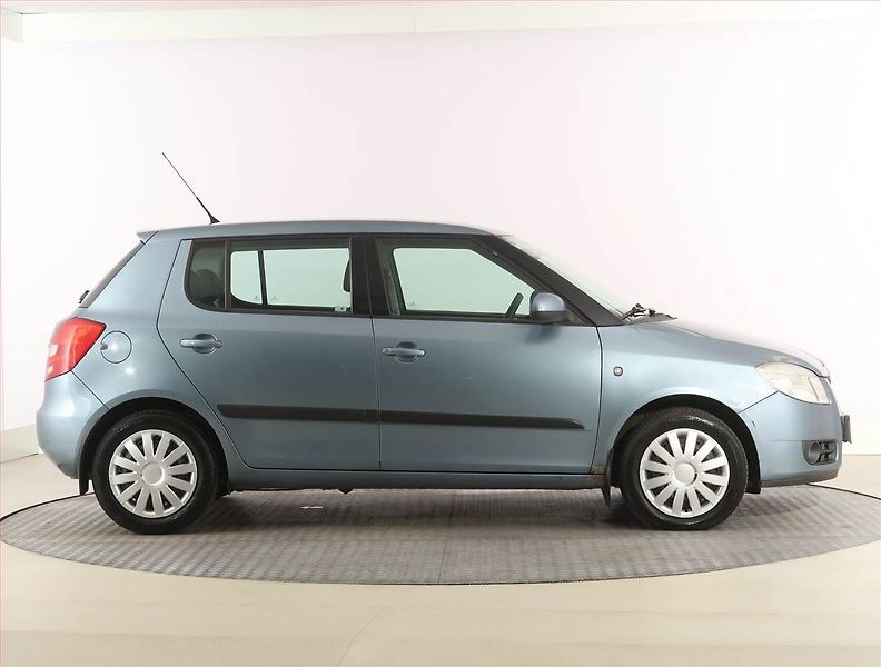 Škoda Fabia (2008) Ambiente 1.2, nová STK - fotka 6 z 15