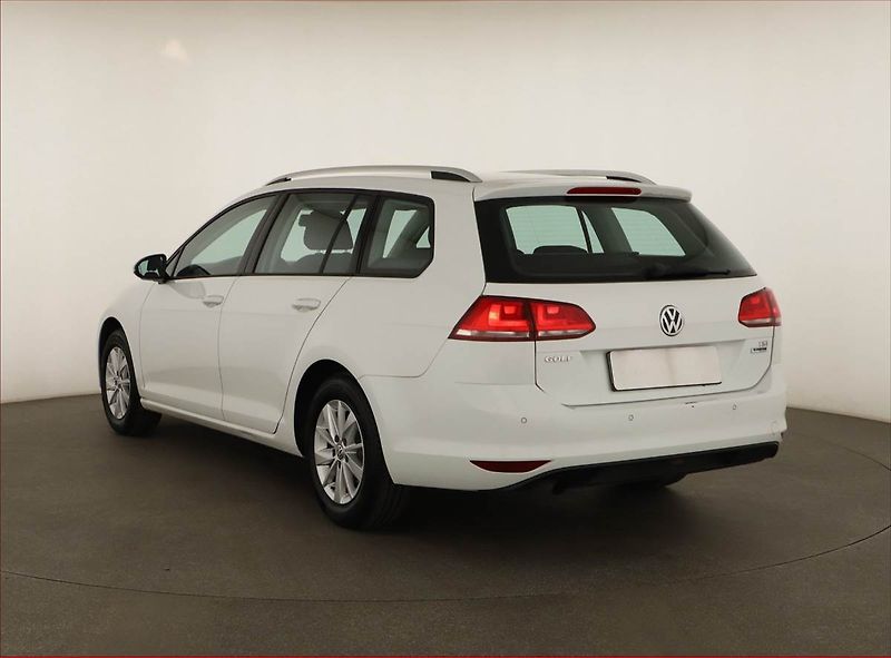 Volkswagen Golf (2014) 1.2 TSI, Serv.kniha, Tempomat - fotka 4 z 13