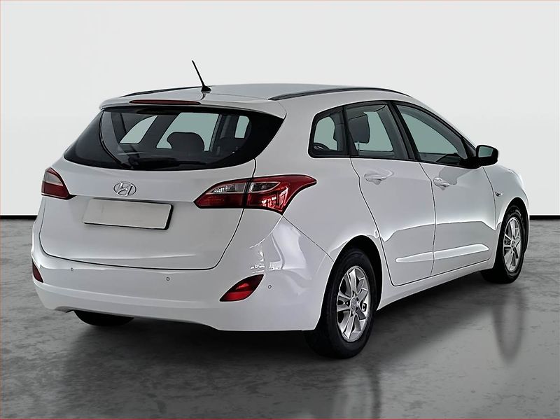 Hyundai i30 (2017) Trikolor 1.6 CRDi, Serv.kniha - fotka 5 z 17