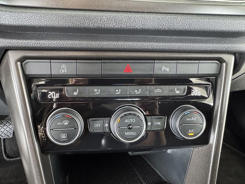 Volkswagen T-Roc 2,0TDI 110kW*STYLE*REZERVACE! - fotka 20 z 28
