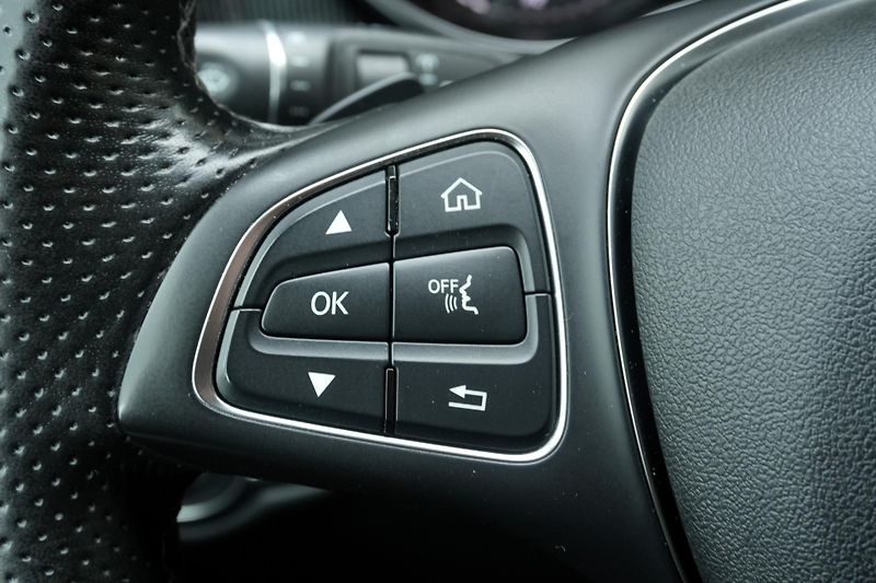 Mercedes-Benz Třídy V V250d 4Matic, 7míst, Webasto - fotka 13 z 33