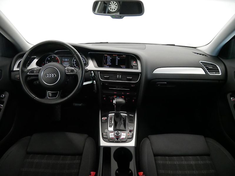 Audi A4 - fotka 5 z 26