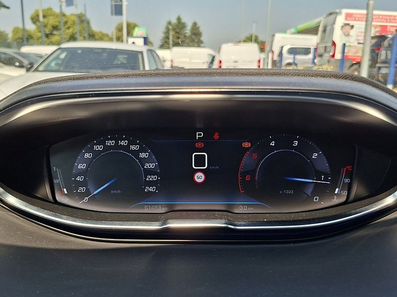Peugeot 3008 ALLURE 1,5 BHDI 130k EAT8 - fotka 16 z 28