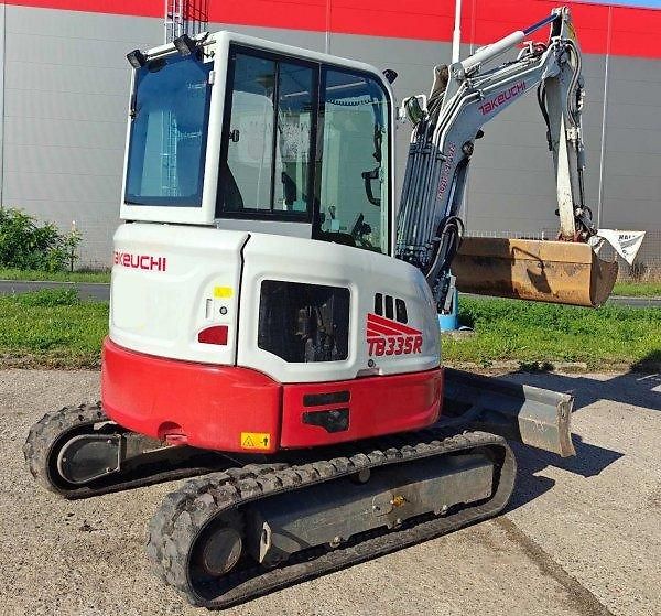 Takeuchi (2024) TB335 minibagr 4t tilt svahovk - fotka 2 z 9