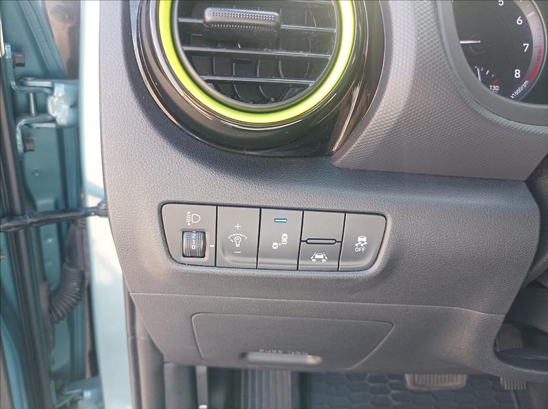 Hyundai Kona 1,6 Premium AUT. - fotka 13 z 21