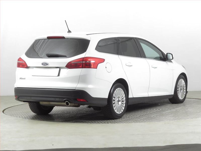 Ford Focus (2018) 2.0 EcoBlue, Automat - fotka 5 z 20