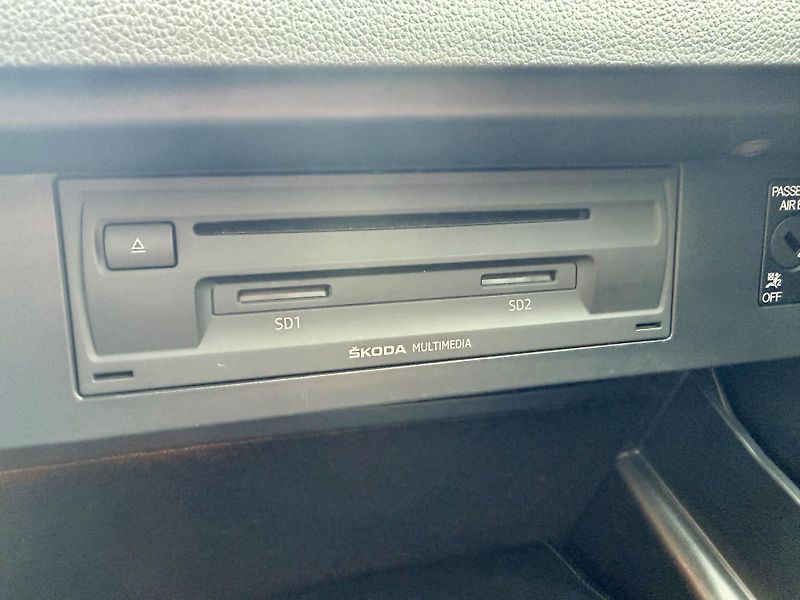 Škoda Octavia (2014) 2.0 TDI 110kW DSG ELEGANCE!!! - fotka 21 z 27