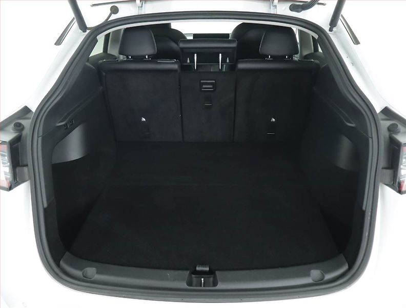 Tesla Model Y (2022) Long Range AWD 79kWh, SoH 89% - fotka 14 z 21