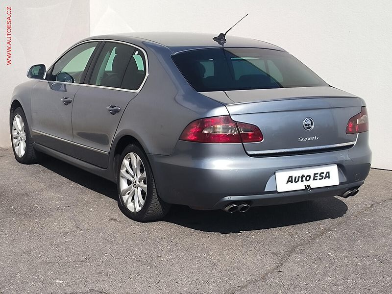 Škoda Superb (2008) 3.6 FSi 4x4, Elegance, AT - fotka 6 z 22