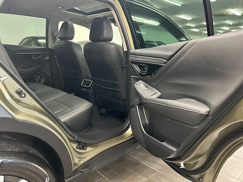 Subaru Outback (2022) 2.5 TOURING 2022 | Záruka - fotka 24 z 53