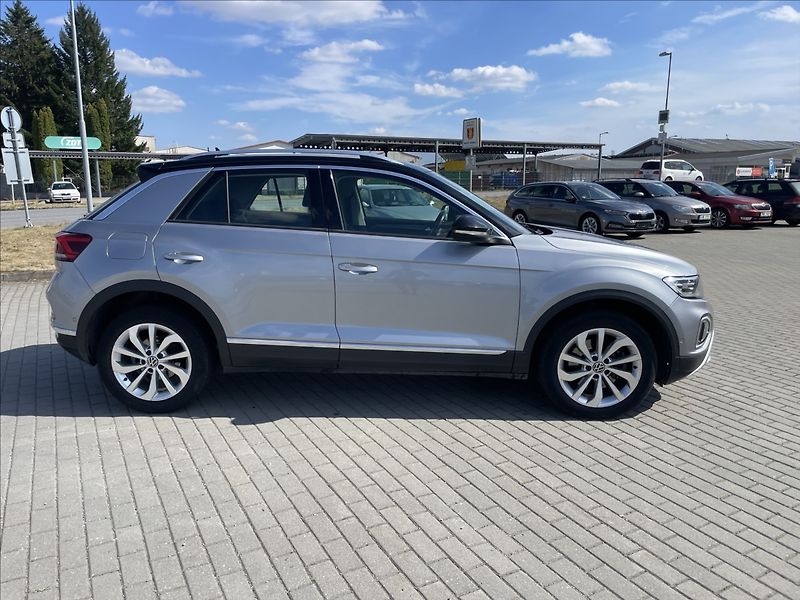 Volkswagen T-Roc 2,0 TDi 110kw DSG Style LED Ra - fotka 5 z 37