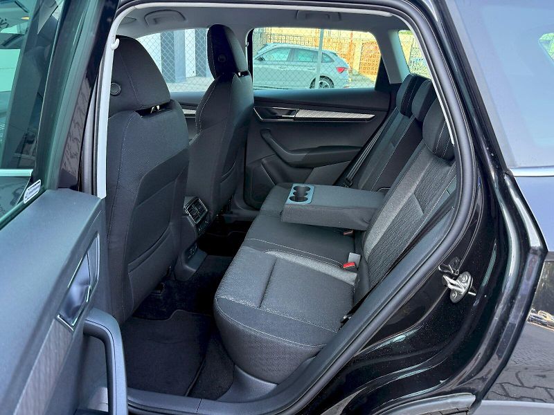 Škoda Karoq (2025) 2.0 TDI 110 kW DSG 4x4 TopSele - fotka 9 z 27