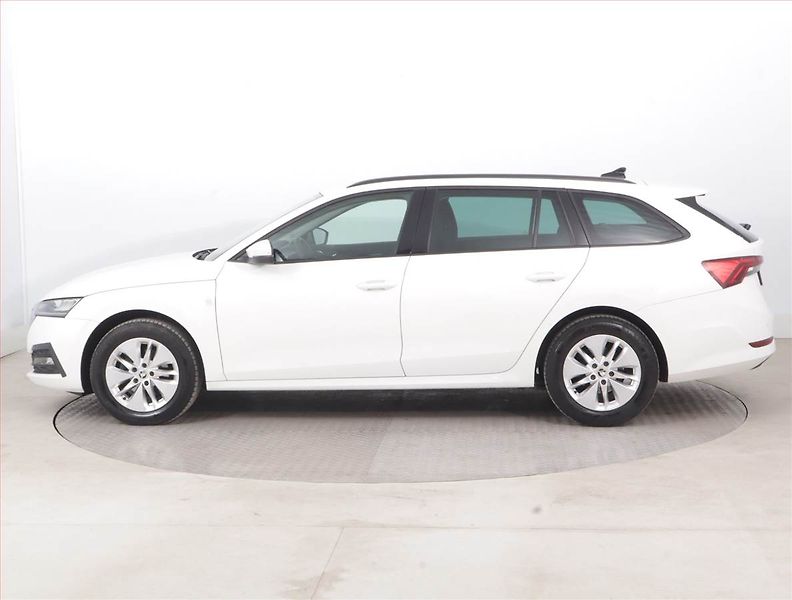 Škoda Octavia (2022) Ambition 2.0 TDI, ČR,1.maj - fotka 3 z 15