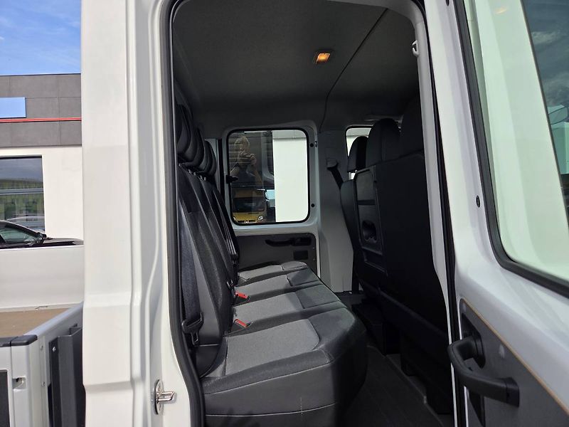 Volkswagen Crafter 35 L4 2.0 TDi 130 kW valník 7m - fotka 28 z 31