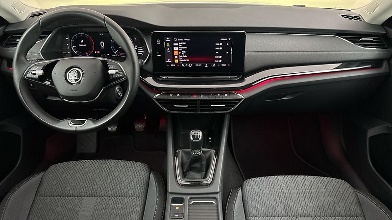 Škoda Octavia 2.0 TDI Style - fotka 8 z 26