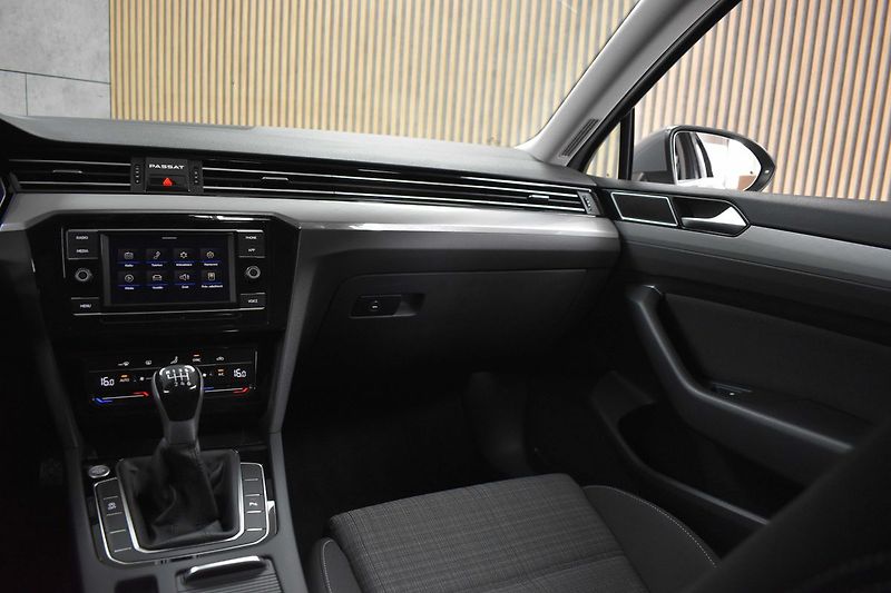 Volkswagen Passat TDI 110kW BUSINESS*2xPNEU*ČR 1 - fotka 9 z 39