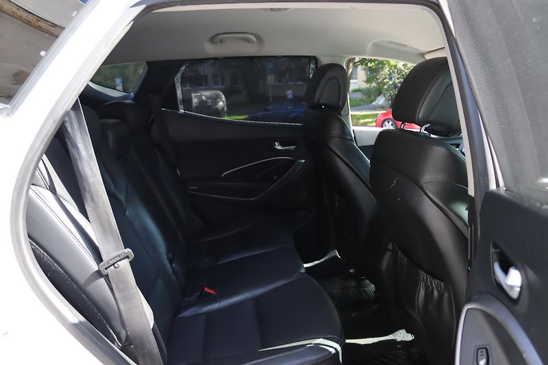 Hyundai Santa Fe Santa Fe 2.2 CRDi 4x4 ČR 1.MAJ - fotka 47 z 59