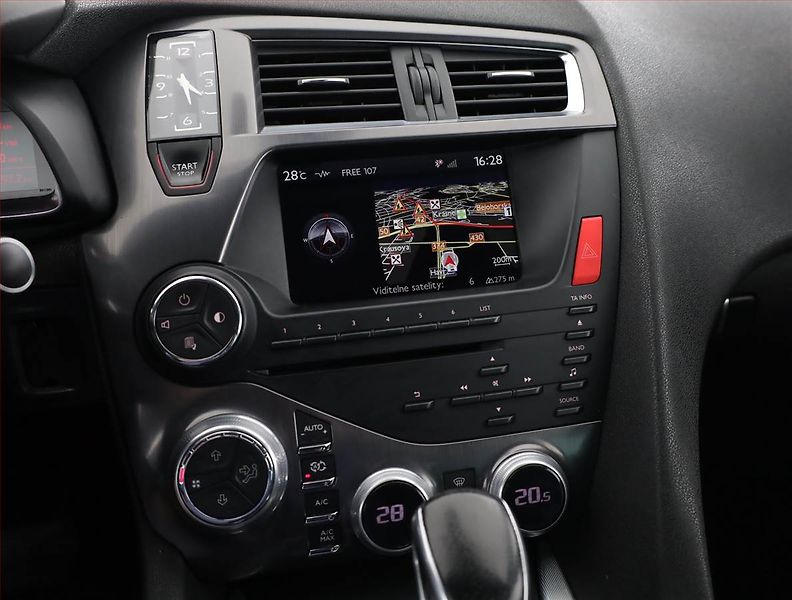Citroën DS5 (2015) 2.0 BlueHDi, Automat, Navi - fotka 9 z 19