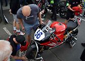 Motocykl českého závodníka třídy Supersport Jonáše Kocourka na přejímce.