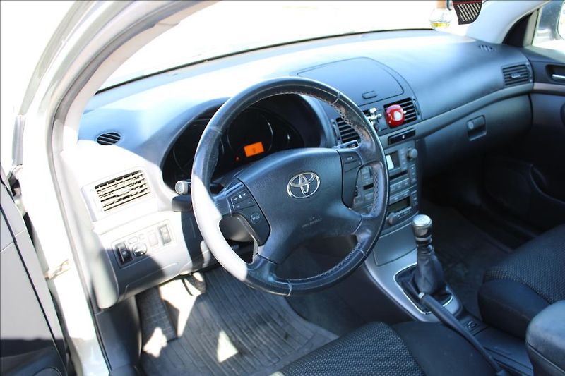 Toyota Avensis 2,2 D4-D  DIG.KLIMA, STK 4/27 - fotka 10 z 24