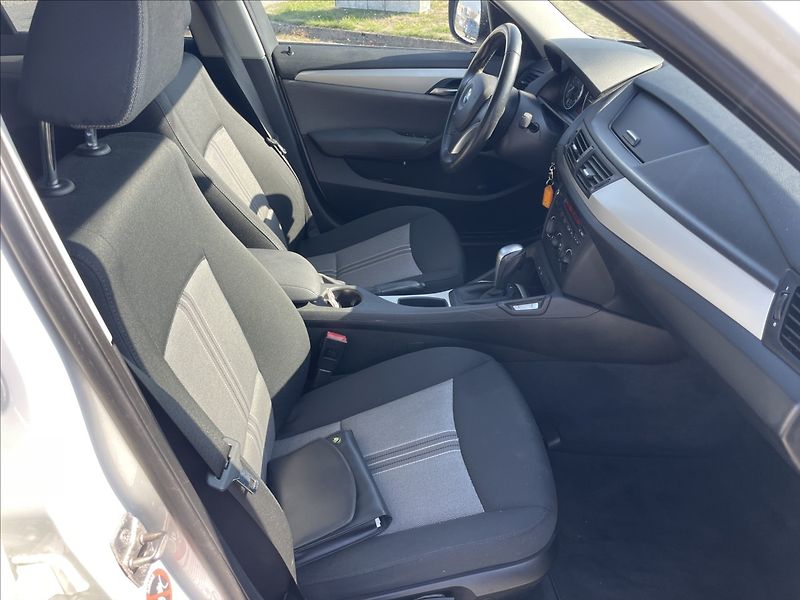 BMW X1 2,0 18d X-Drive Automat CZauto - fotka 13 z 33
