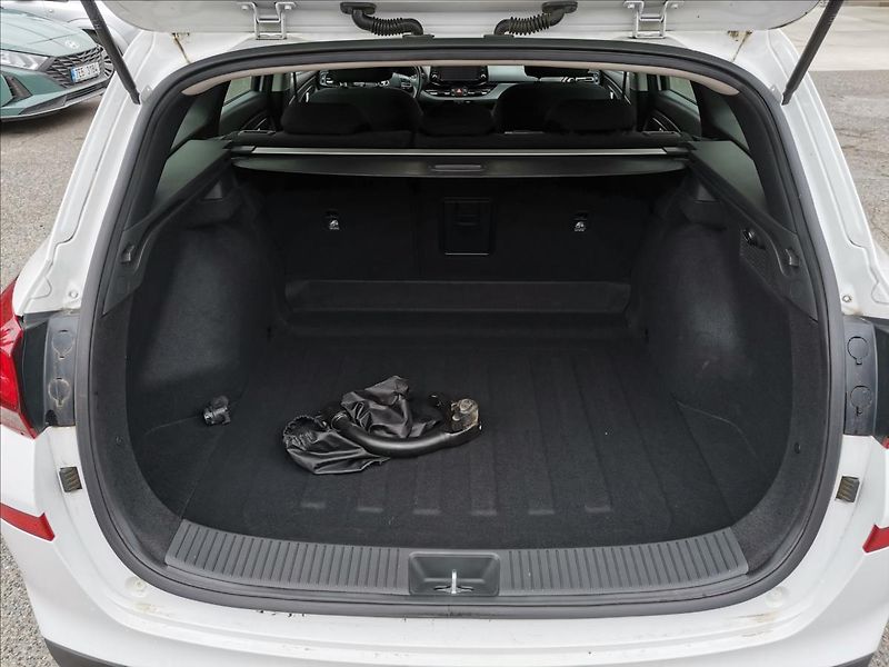 Hyundai i30 1,0 T-GDI Smart kombi - fotka 9 z 20