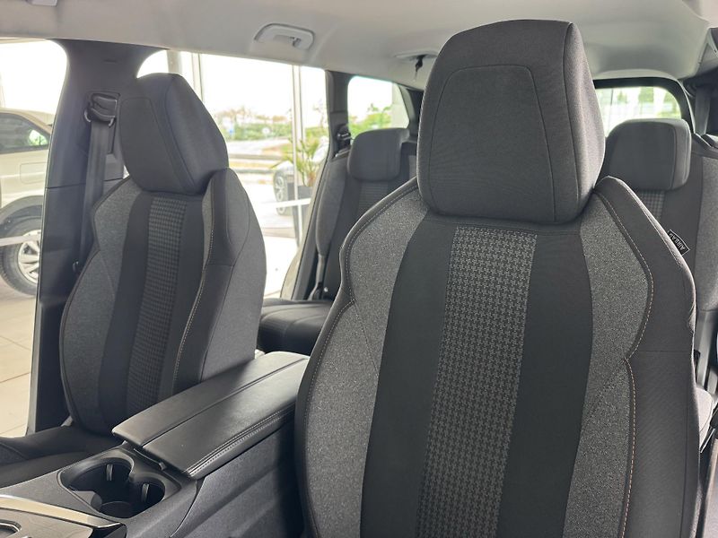 Peugeot 5008 1,2PT AUT*96kW*REZERVACE! - fotka 13 z 35