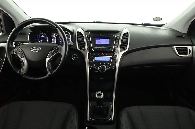 Hyundai i30 (2012) 1.6 GDI, Xenony, Tempomat - fotka 10 z 14