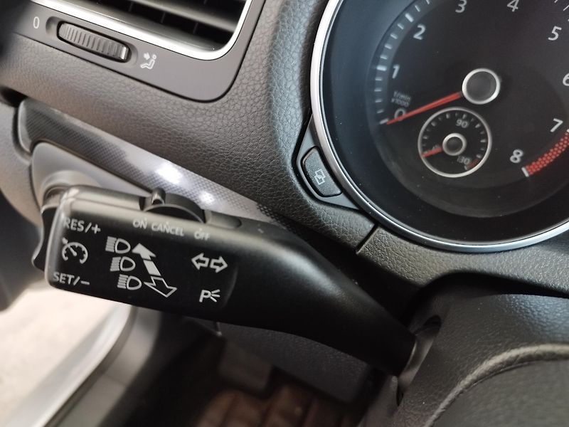 Volkswagen Golf (2010) 1,4TSI,90KW,DSG,ALU,NOVÉ ROZV. - fotka 25 z 27