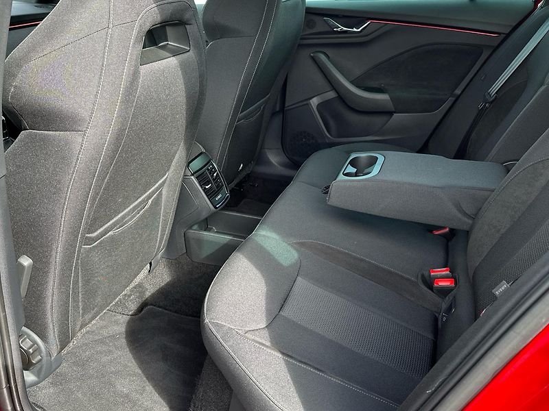 Škoda Kamiq 1,5 TSI / 110 kW Drive Extra D - fotka 13 z 23