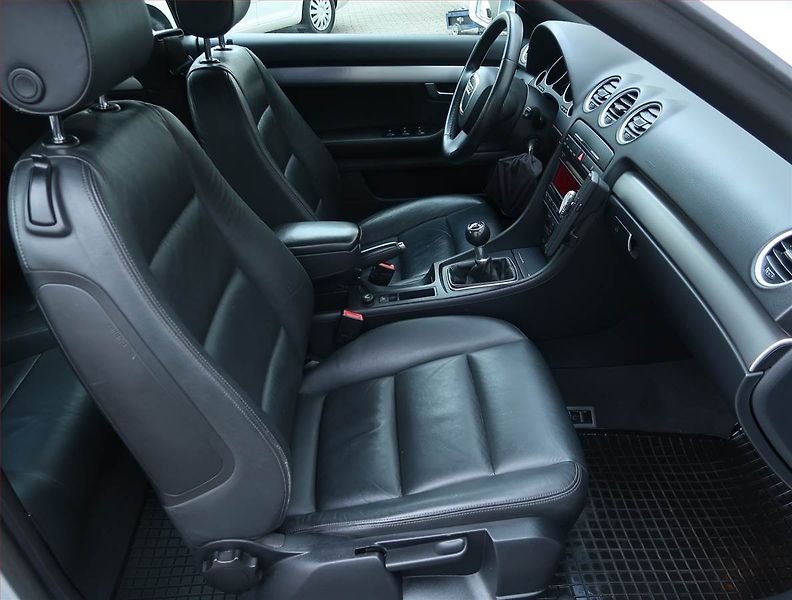 Audi A4 (2007) 2.0 TDI, Serv.kniha, Xenony - fotka 9 z 17