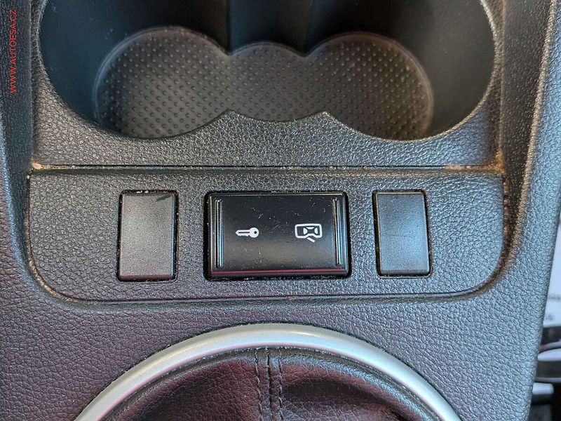 Škoda Fabia (2009) 1.4 16V, 1.maj, AC, temp - fotka 13 z 14