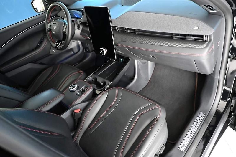 Ford Mustang Mach-E (2022) AWD PREMIUM Matrix LED iACC BO - fotka 10 z 38