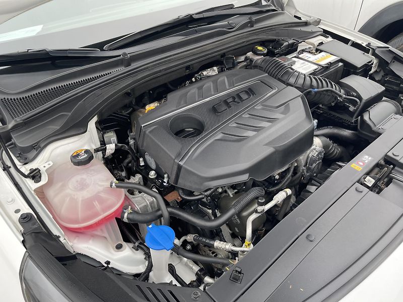 Hyundai i30 1.6d 4/2022 NEHAV-NAVI-DPH-ČR! - fotka 33 z 43