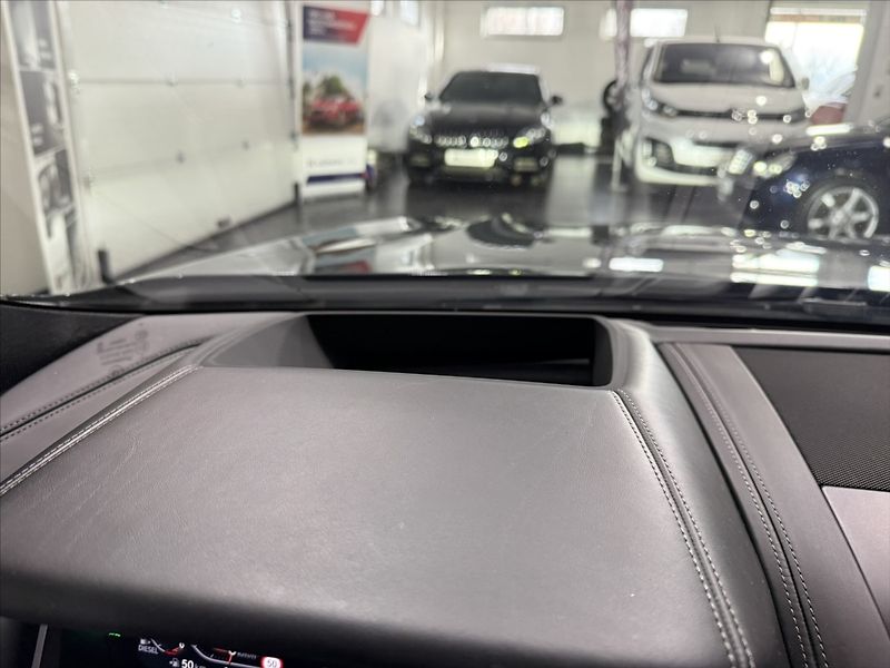 BMW Řada 8 3,0   840 XD 250kW M-PAK LASER - fotka 17 z 47