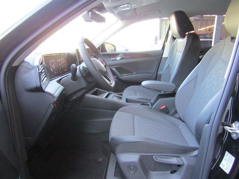 Volkswagen Tiguan (2025) People 1,5 eTSI 110 kW mHEV - fotka 19 z 30