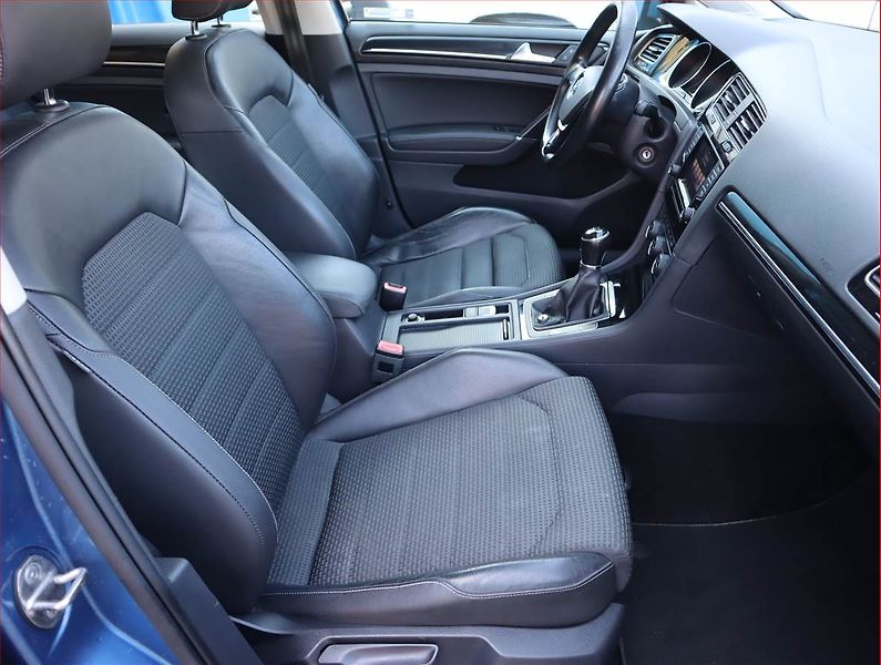 Volkswagen Golf (2014) 1.4 TSI, Serv.kniha, Xenony - fotka 9 z 21