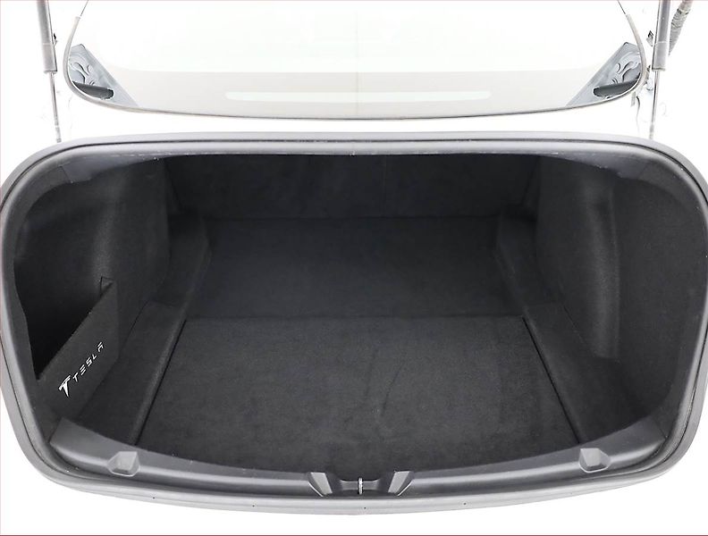 Tesla Model 3 (2020) Long Range 4WD 78kWh, SoH 81% - fotka 19 z 22